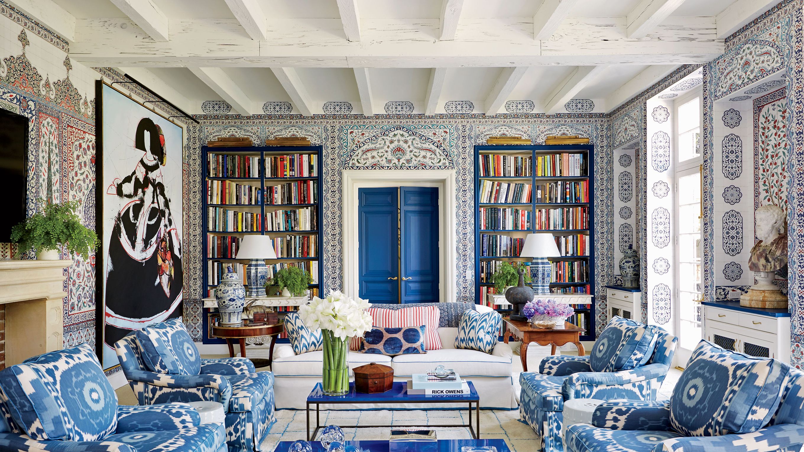 Colorful designer wallpaper room